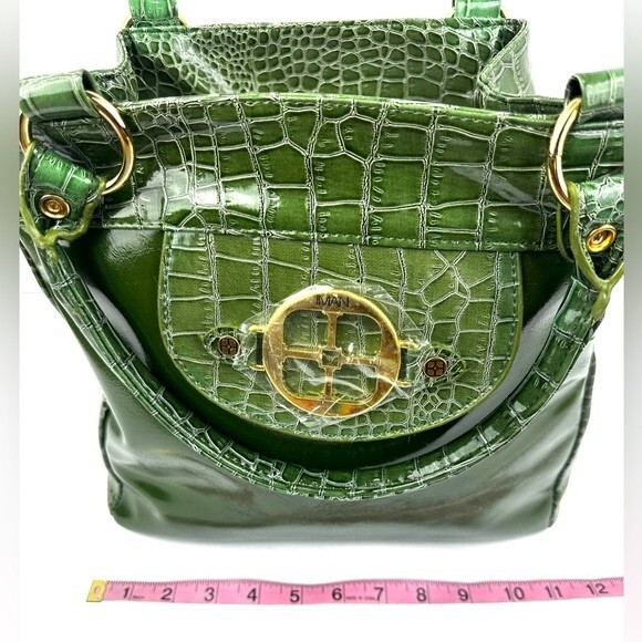 IMAN Green Embossed Crocodile Print with Gold Hardware Shoulder Bag NWOT - Picture 11 of 11